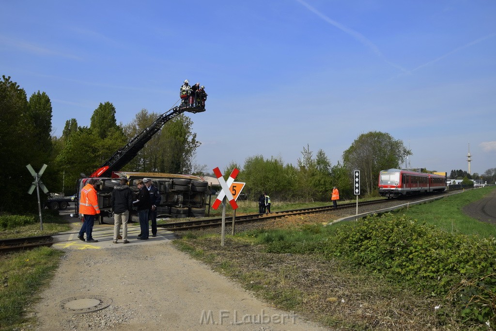 Schwerer VU LKW Zug Bergheim Kenten Koelnerstr P298.JPG - Miklos Laubert